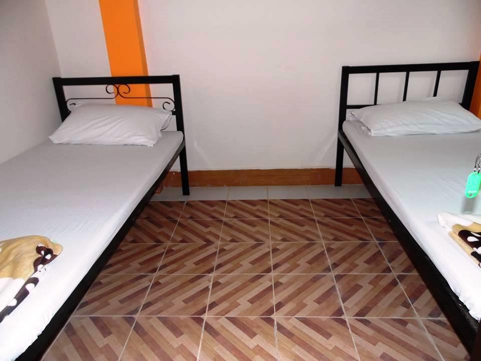Orange Backpacker Hostel Vientiane Bagian luar foto