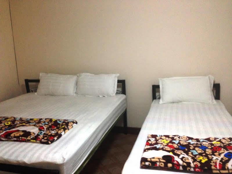 Orange Backpacker Hostel Vientiane Bagian luar foto