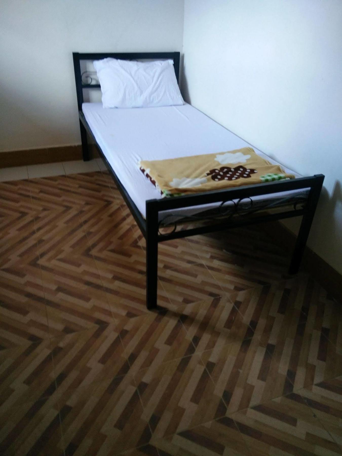 Orange Backpacker Hostel Vientiane Bagian luar foto